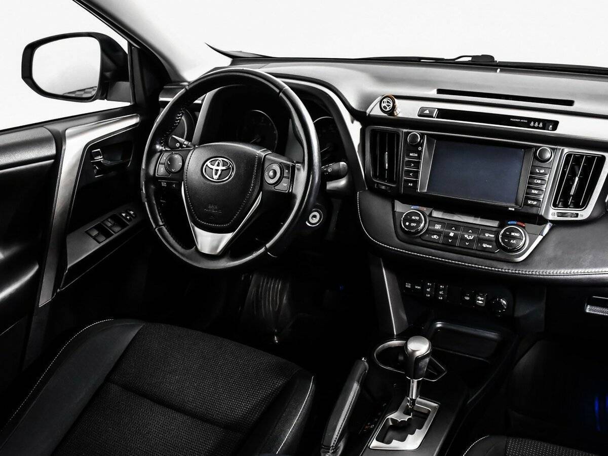 Toyota RAV4 2017 года с пробегом. Фото: #8