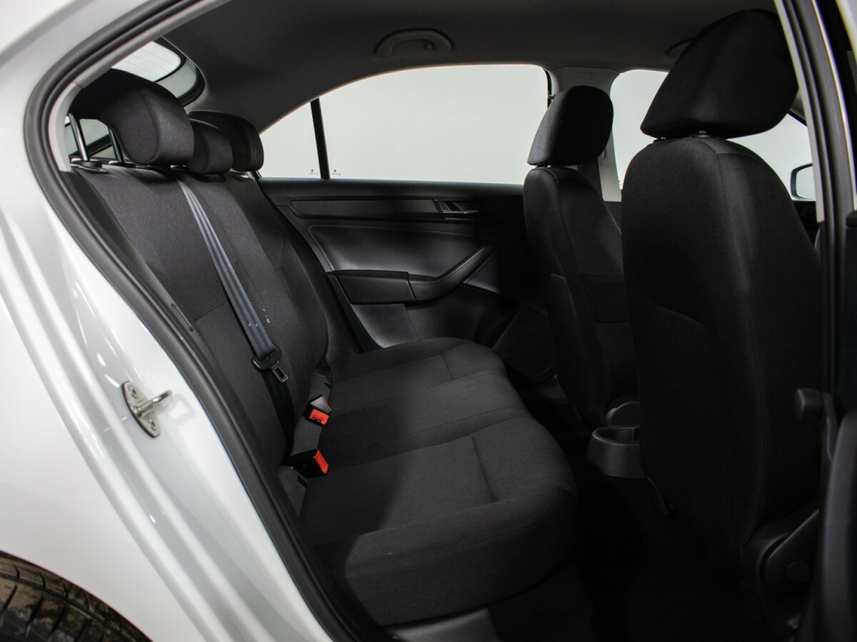 Б/У Шкода Рапид 2017 года. Фото: #9