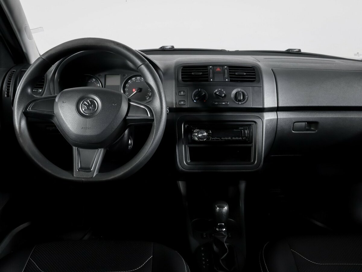 Б/У Шкода Фабия 2014 года. Фото: #9