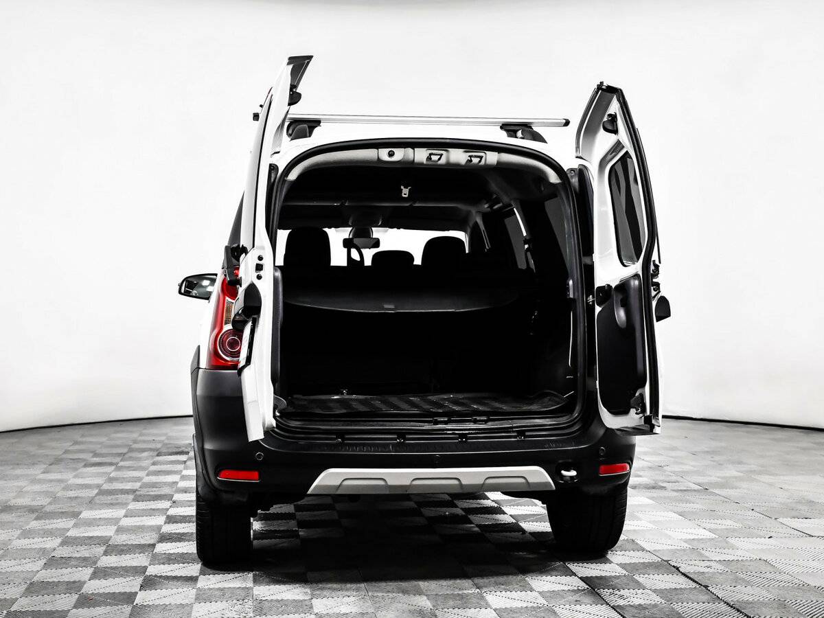 Б/У Лада (ВАЗ) Ларгус 2021 года. Фото: #12