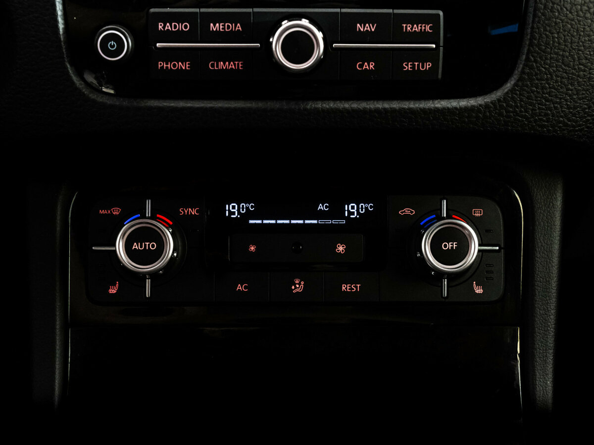 Volkswagen Touareg 2012 года с пробегом. Фото: #14