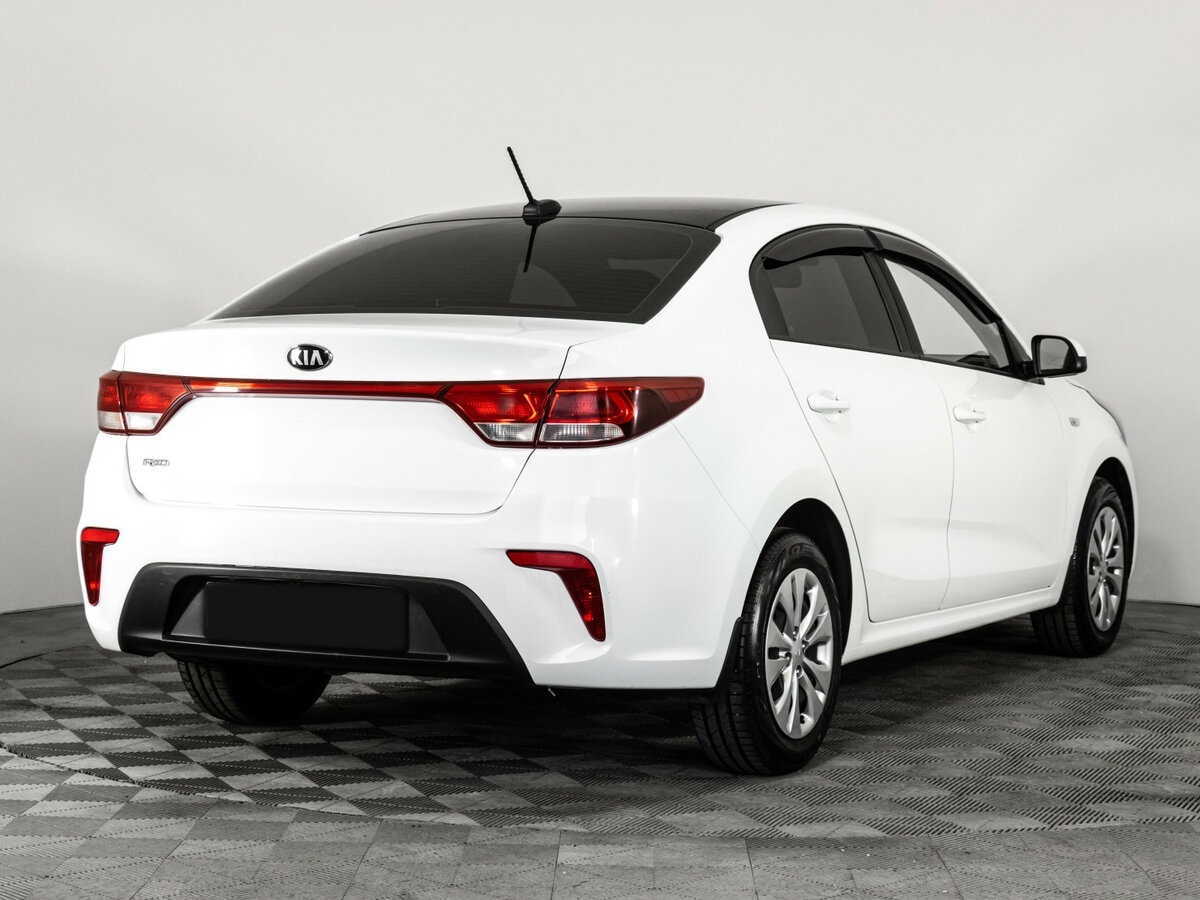 Б/У Киа Рио 2017 года. Фото: #3