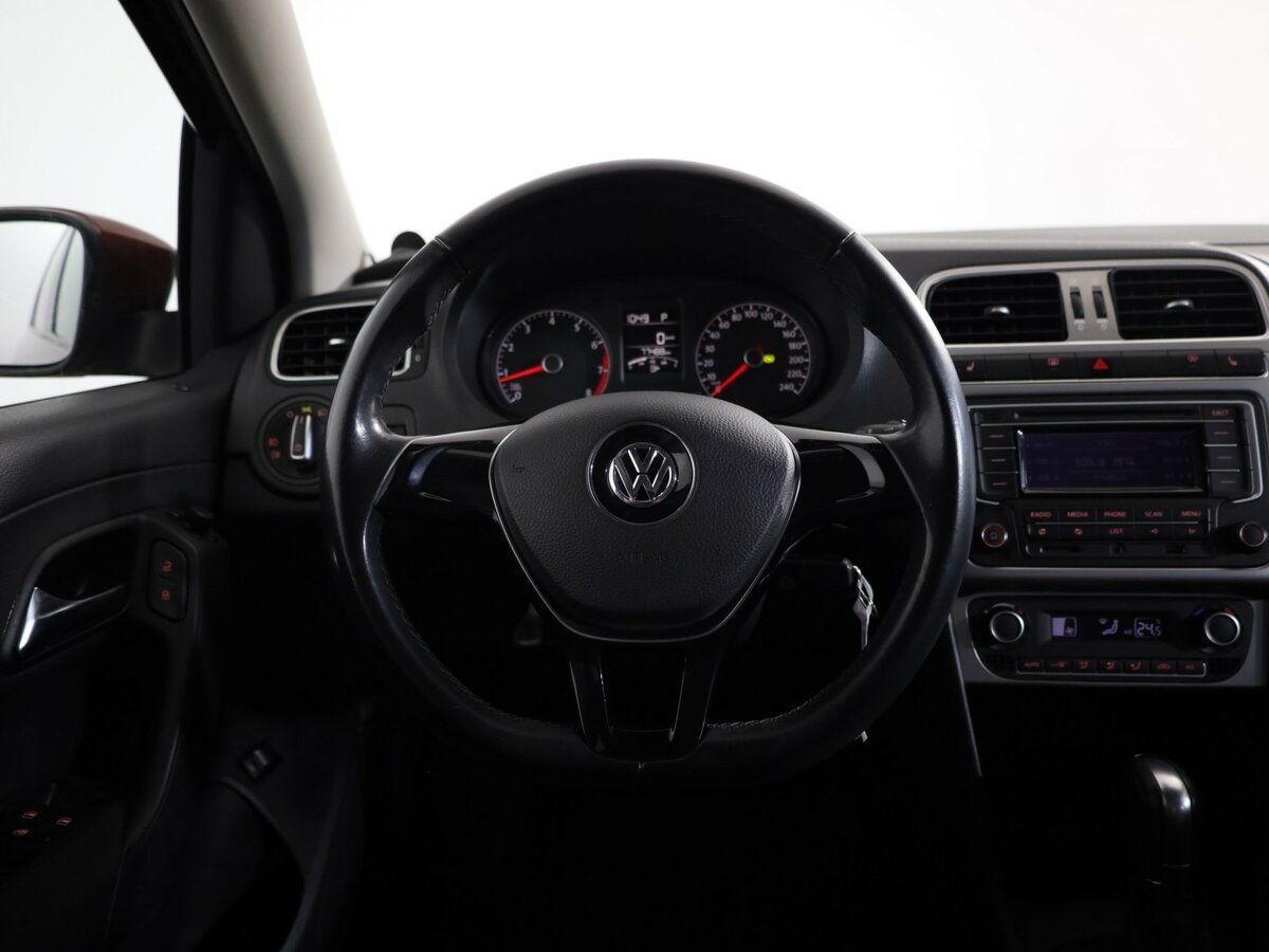 Б/У Фольксваген Поло 2015 года. Фото: #9