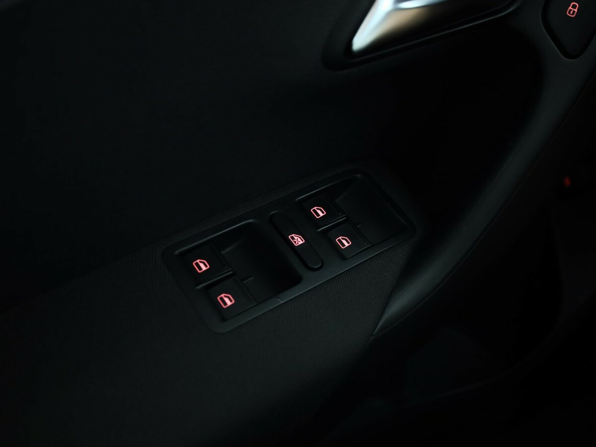 Б/У Фольксваген Поло 2015 года. Фото: #15