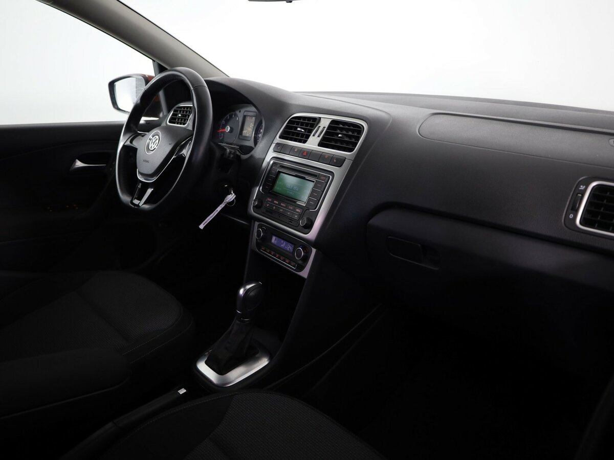 Б/У Фольксваген Поло 2015 года. Фото: #17