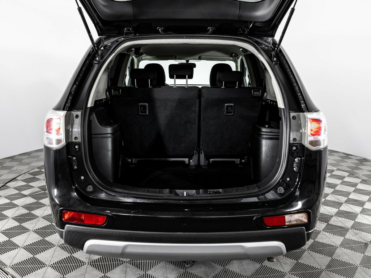 Б/У Митсубиши Оутлэндер 2014 года. Фото: #14