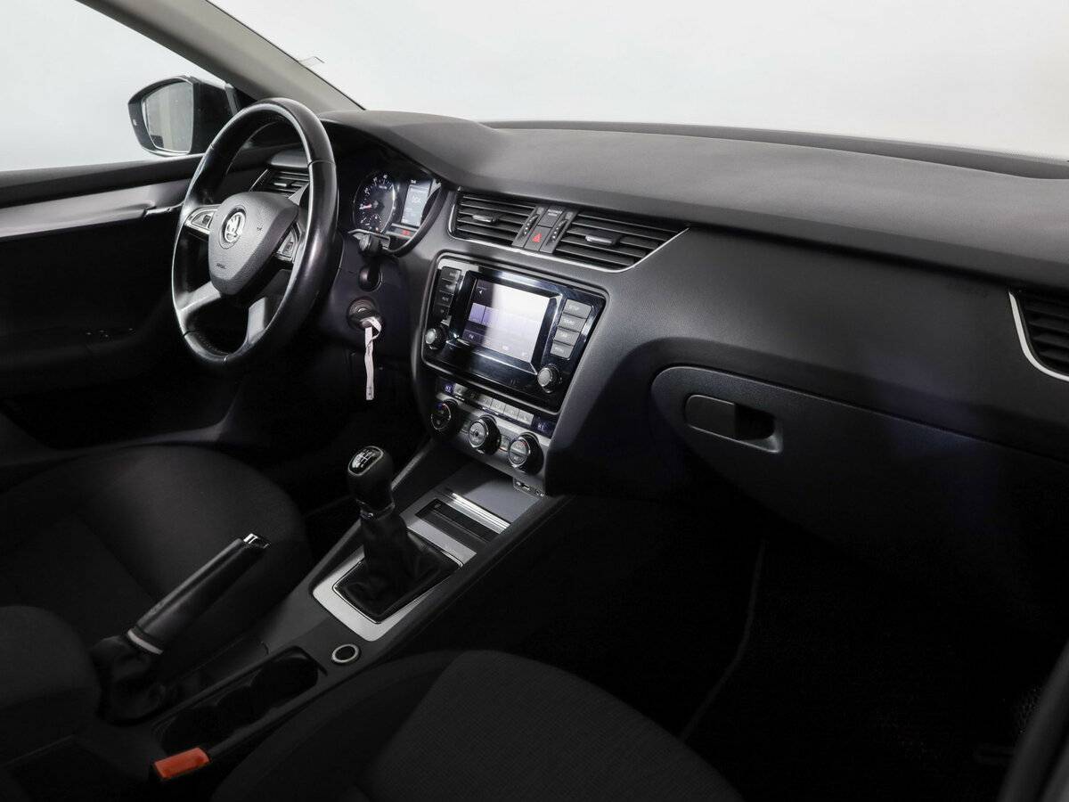 Б/У Шкода Октавия 2013 года. Фото: #10