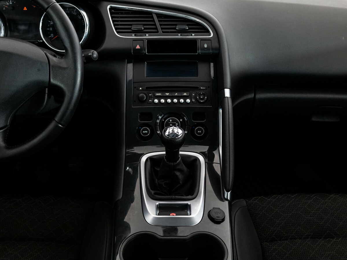 Б/У Пежо 3008 2014 года. Фото: #8