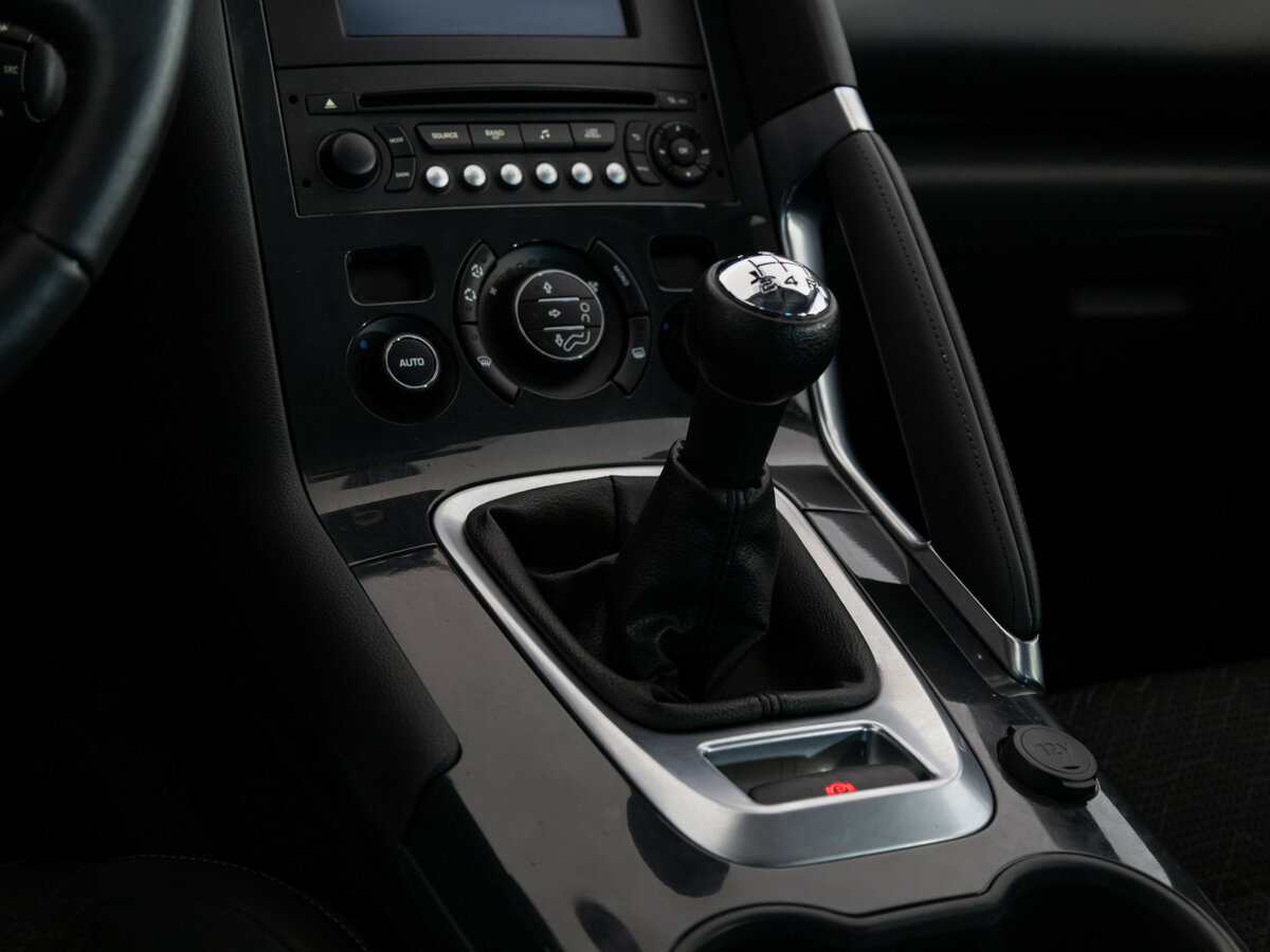 Б/У Пежо 3008 2014 года. Фото: #9