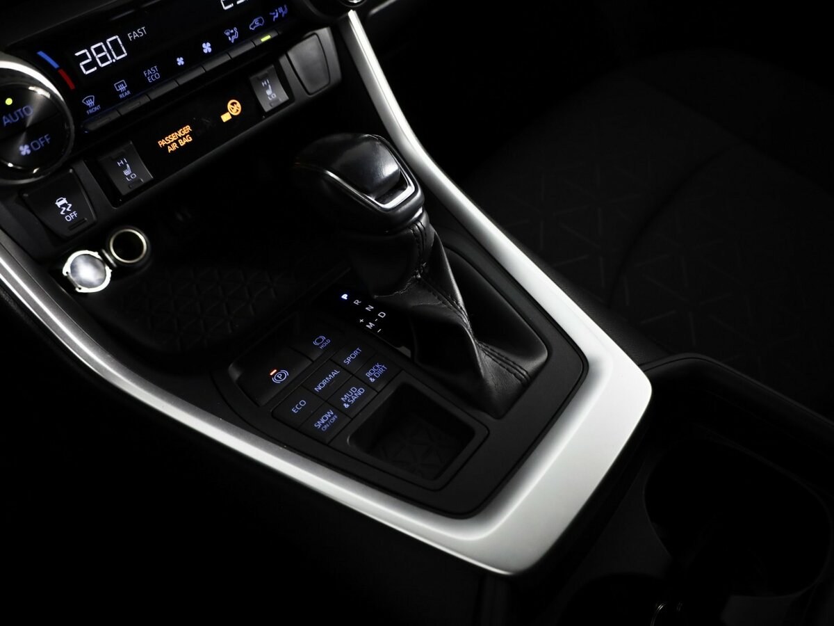 Toyota RAV4 2019 года с пробегом. Фото: #18