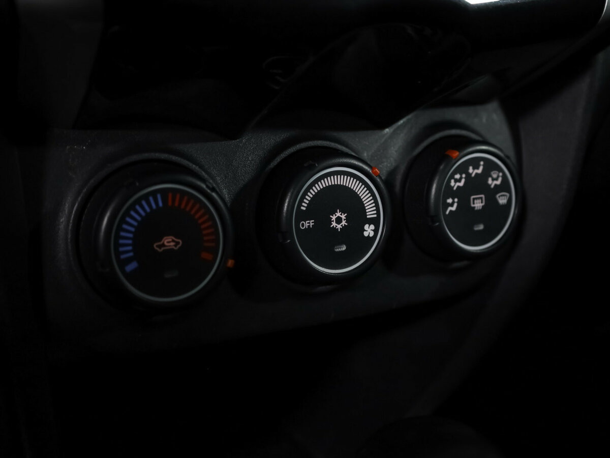 Б/У Митсубиши АС-Икс 2013 года. Фото: #15