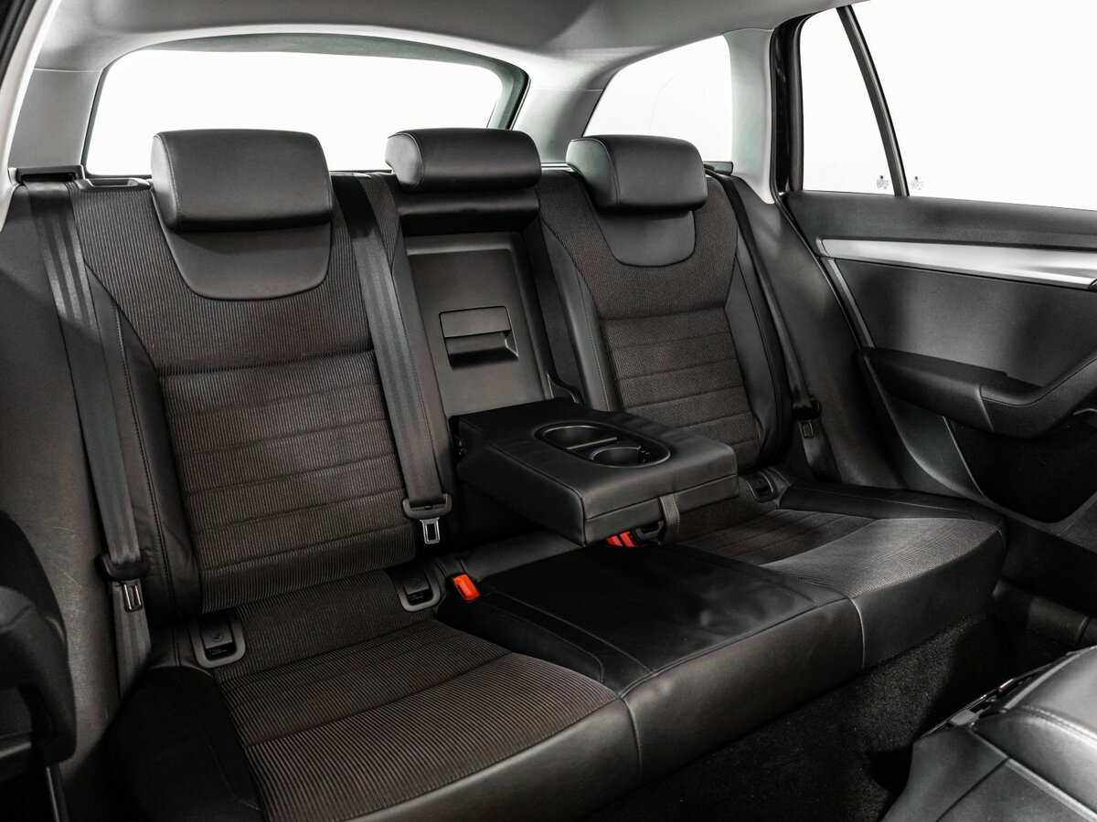 Б/У Шкода Октавия 2014 года. Фото: #13