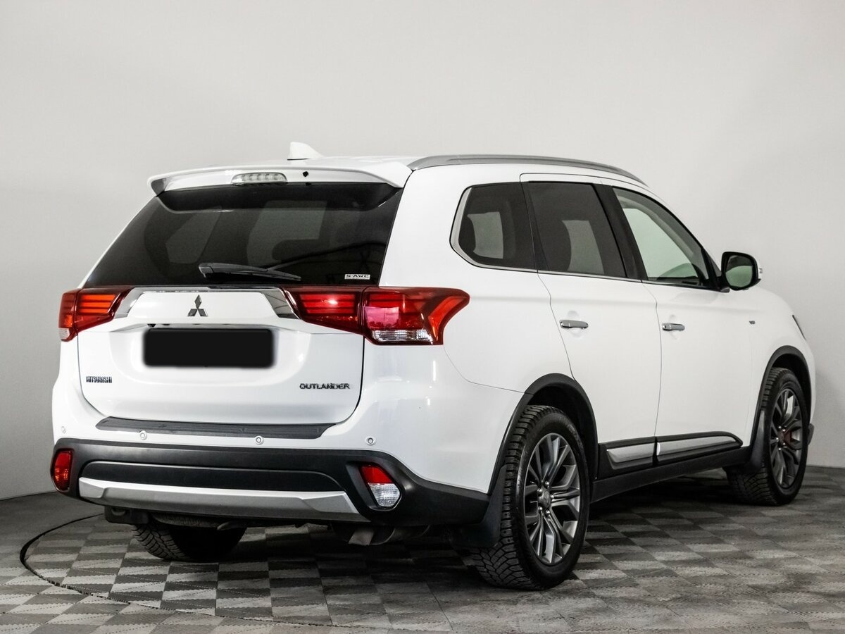 Mitsubishi Outlander 2017 года с пробегом. Фото: #3