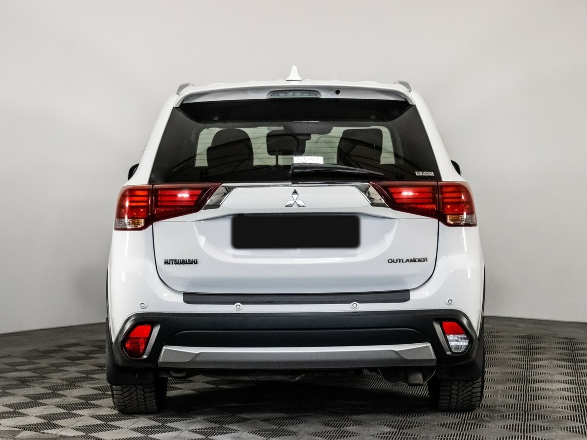 Mitsubishi Outlander 2017 года с пробегом. Фото: #4
