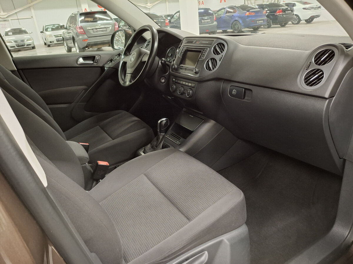 Б/У Фольксваген Тигуан 2015 года. Фото: #10