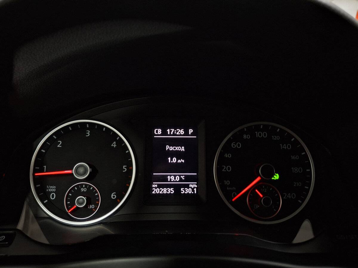 Б/У Фольксваген Тигуан 2015 года. Фото: #12