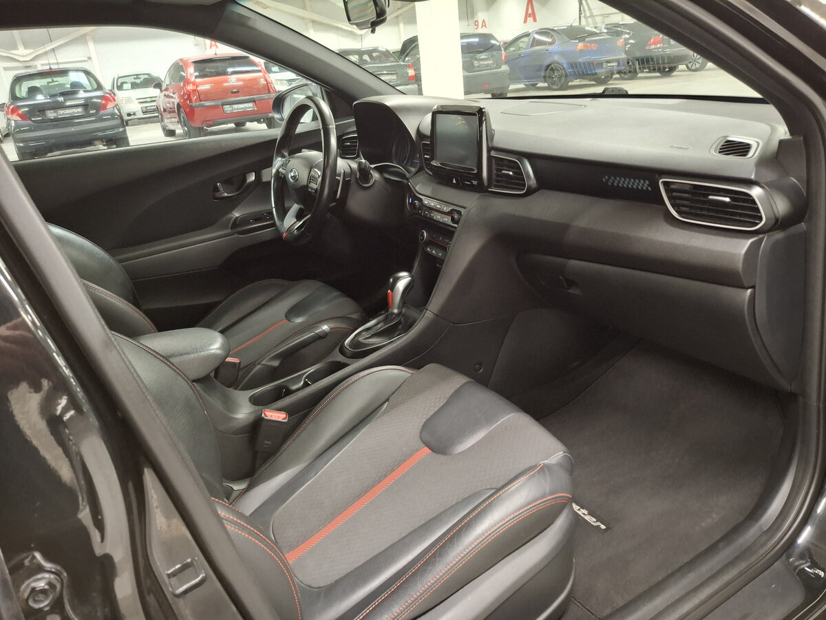 Hyundai Veloster 2019 года с пробегом. Фото: #10