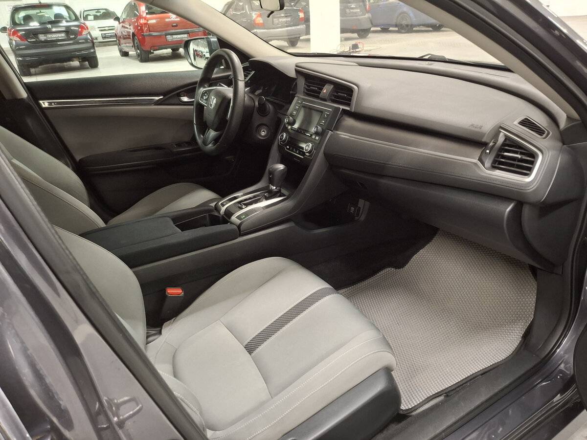 Б/У Хонда Цивик 2016 года. Фото: #10