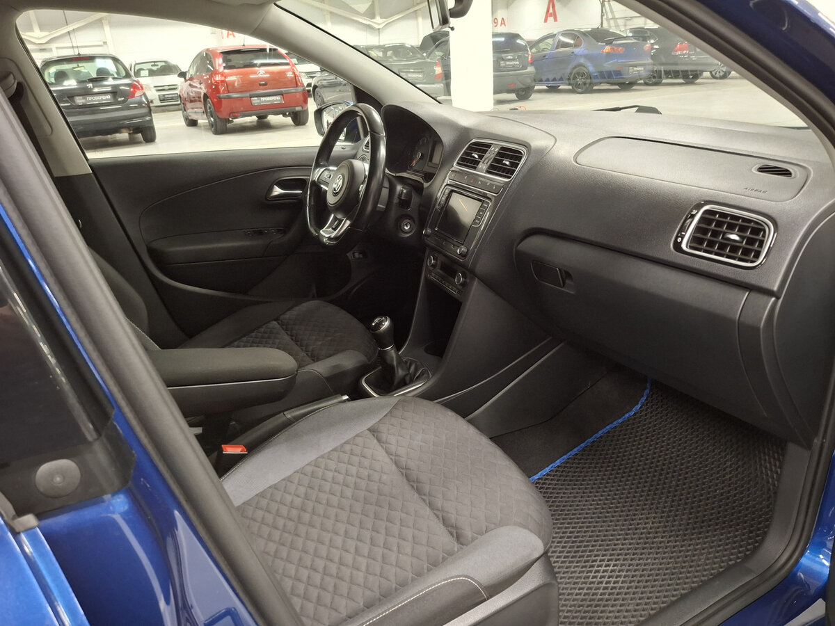 Б/У Фольксваген Поло 2018 года. Фото: #10