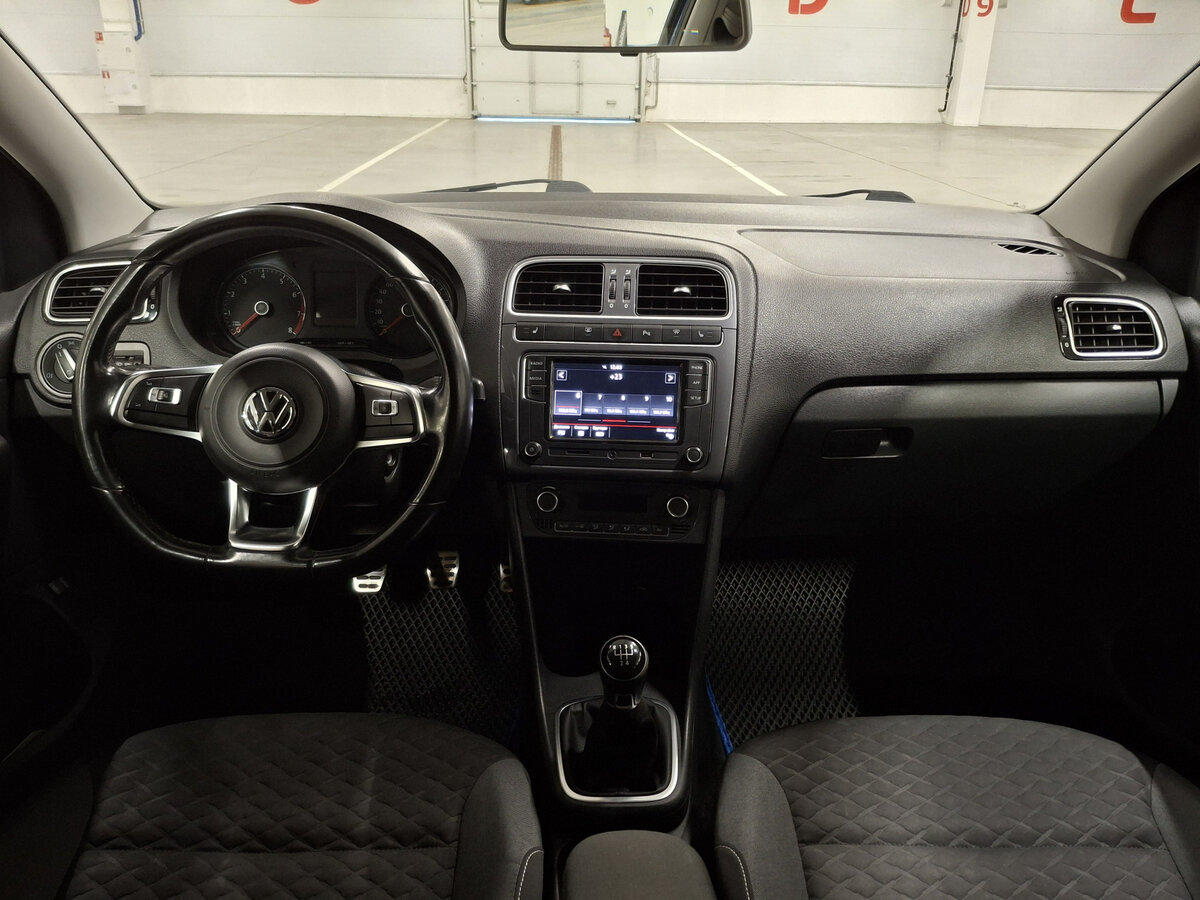 Б/У Фольксваген Поло 2018 года. Фото: #13