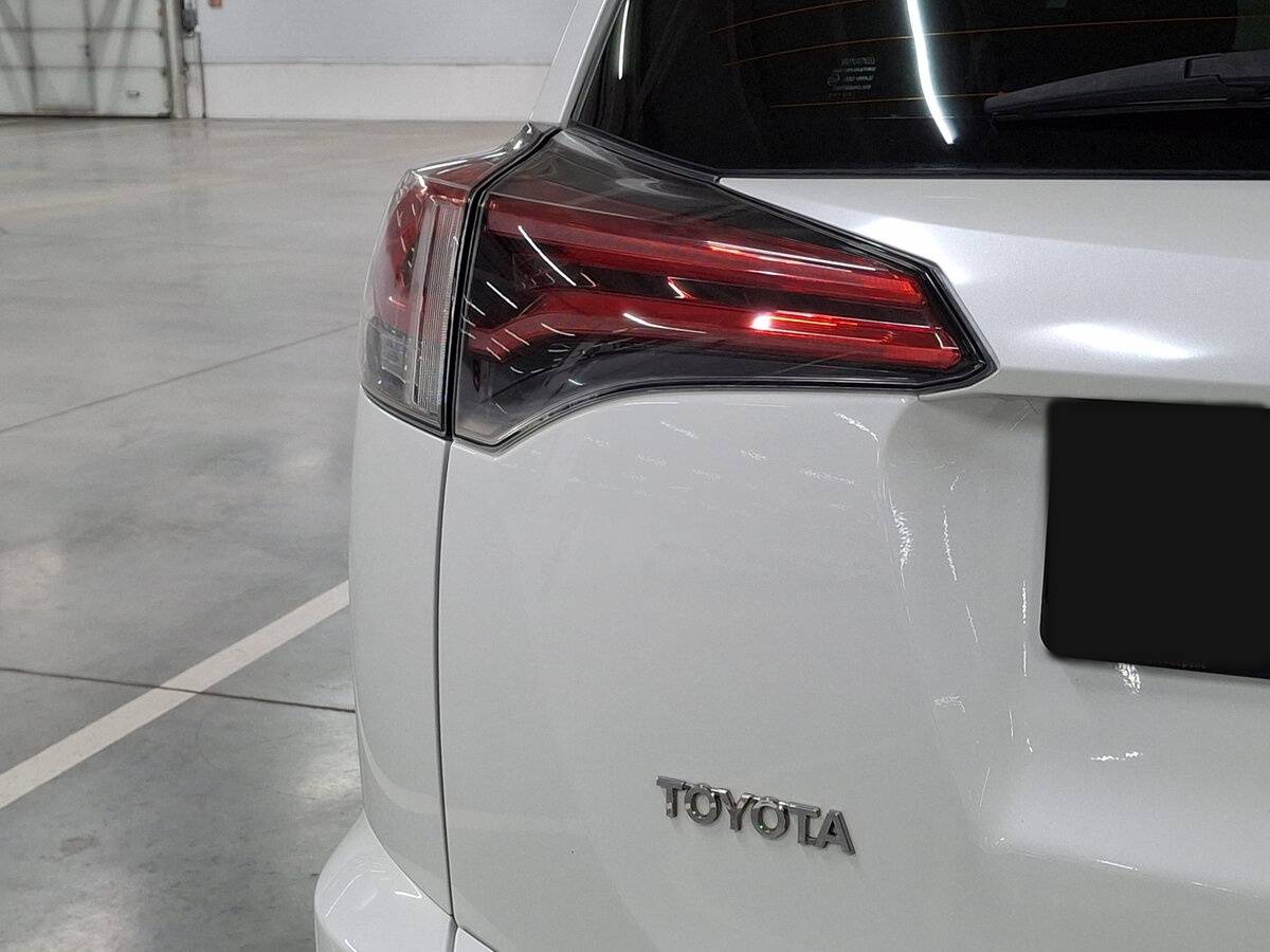 Toyota RAV4 2017 года с пробегом. Фото: #8