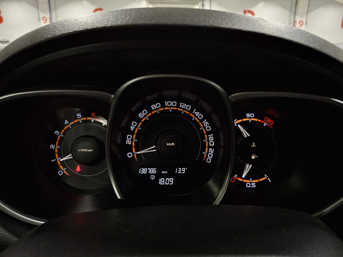 Б/У Лада (ВАЗ) Веста 2017 года. Фото: #12