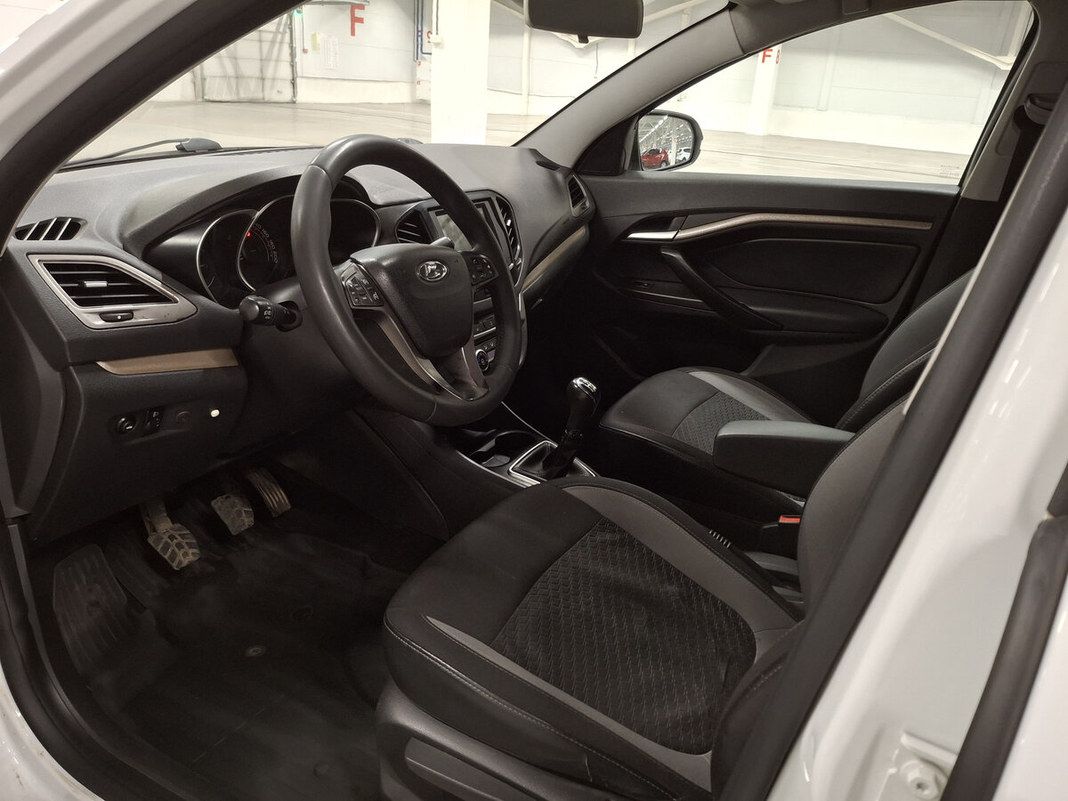 Б/У Лада (ВАЗ) Веста 2017 года. Фото: #15