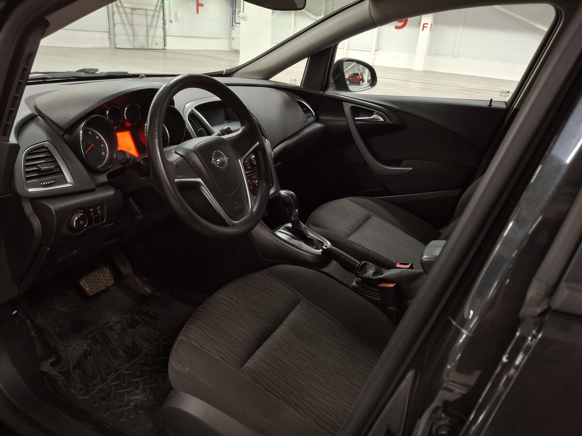 Б/У Опель Астра 2013 года. Фото: #14