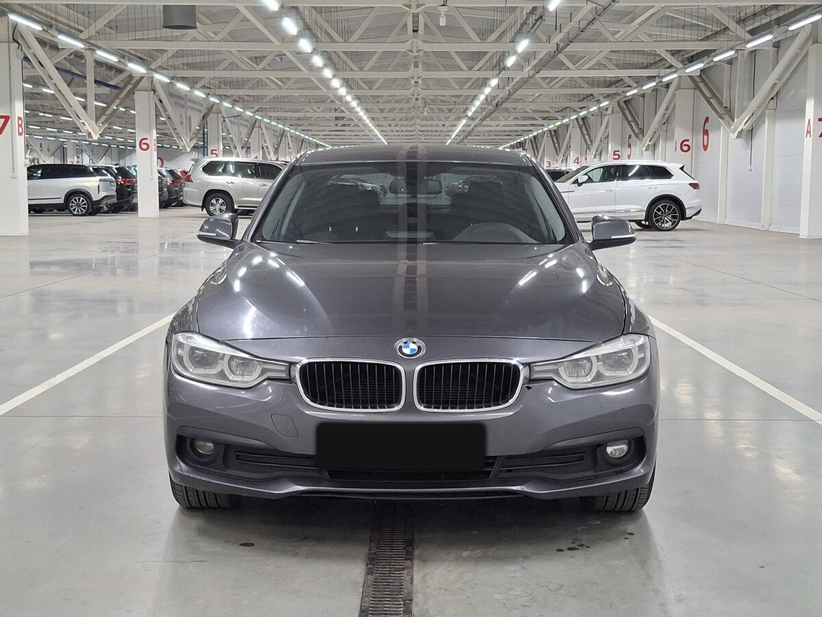 BMW 3 серии 2018 года с пробегом. Фото: #1