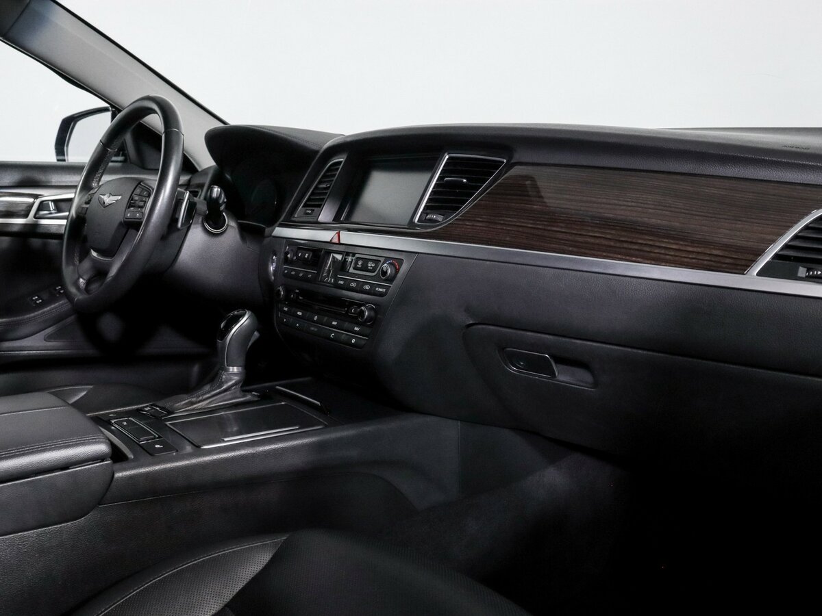 Hyundai Genesis 2016 года с пробегом. Фото: #6