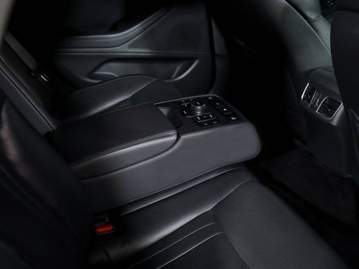 Hyundai Genesis 2016 года с пробегом. Фото: #12