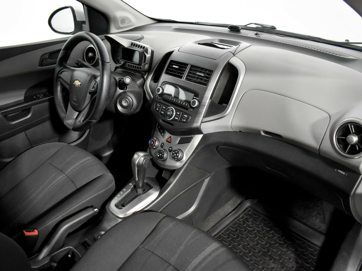 Б/У Шевроле Авео 2014 года. Фото: #11