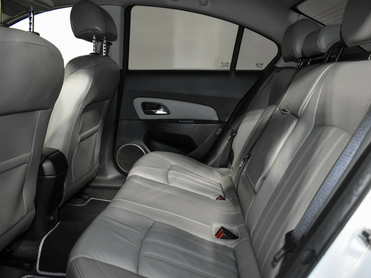 Б/У Шевроле Круз 2013 года. Фото: #8