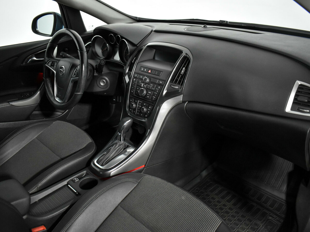 Б/У Опель Астра 2013 года. Фото: #11