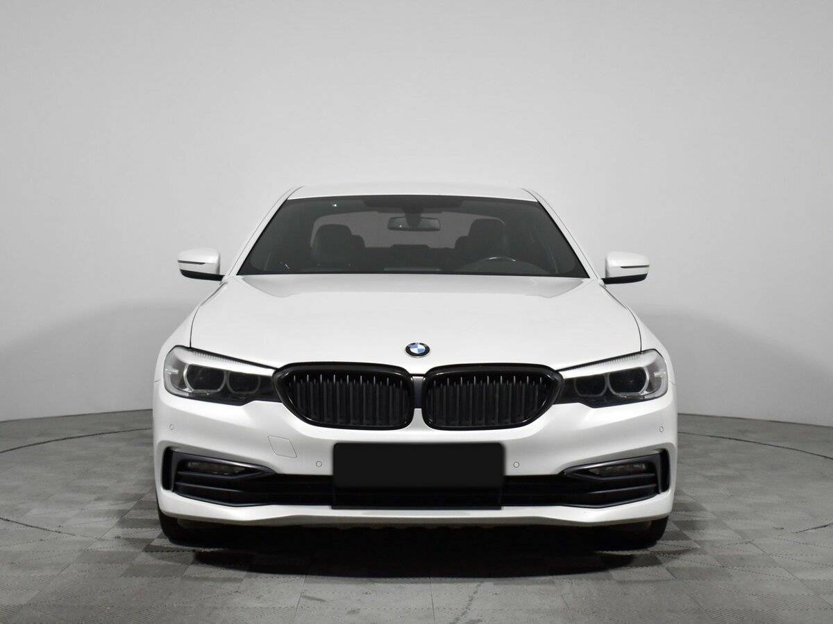 BMW 5 серии 2017 года с пробегом. Фото: #1