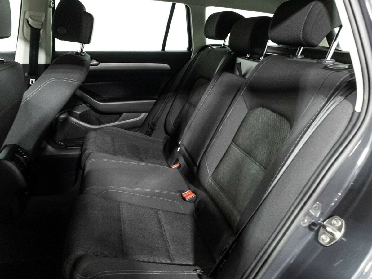 Б/У Фольксваген Пассат 2019 года. Фото: #9