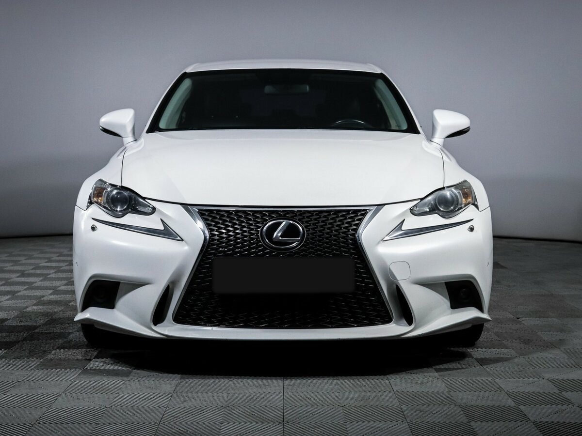 Lexus IS 2013 года с пробегом. Фото: #1