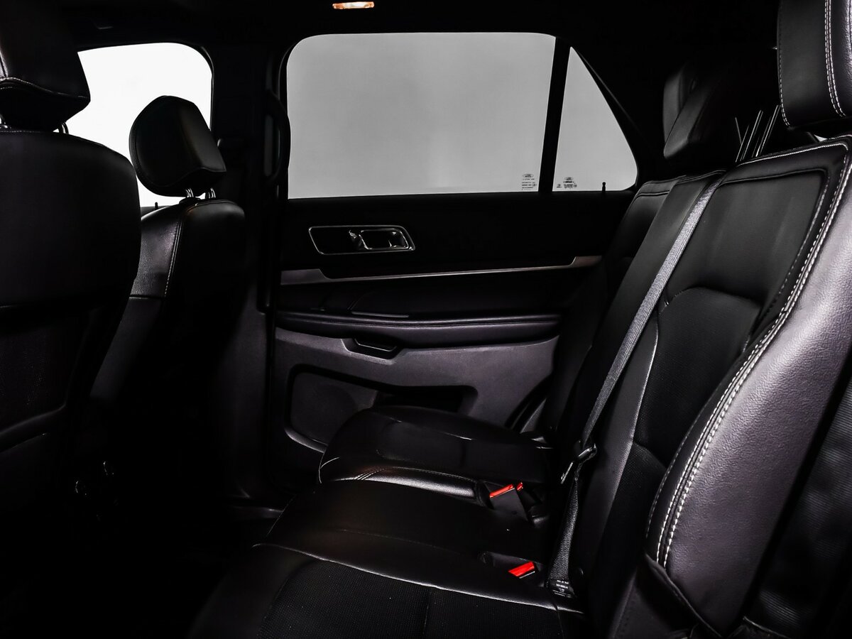 Ford Explorer 2018 года с пробегом. Фото: #12