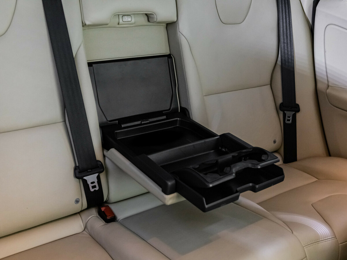 Б/У Вольво ИксЦ60 2014 года. Фото: #14