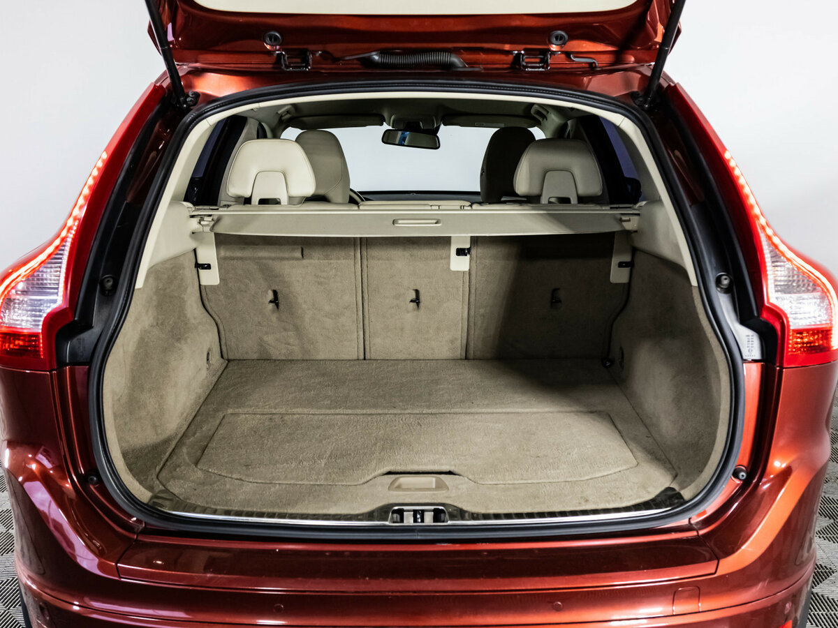 Б/У Вольво ИксЦ60 2014 года. Фото: #19