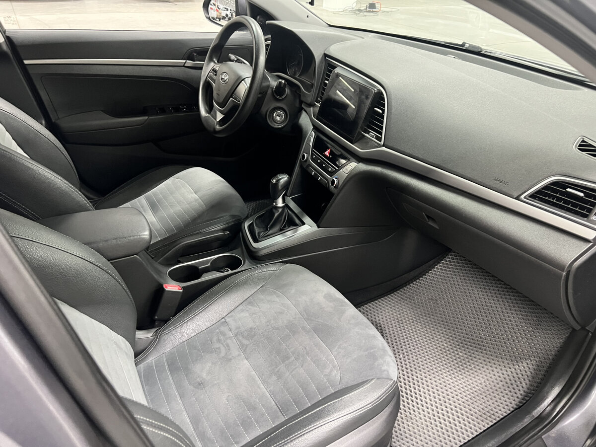 Б/У Хендай Елантра 2016 года. Фото: #10