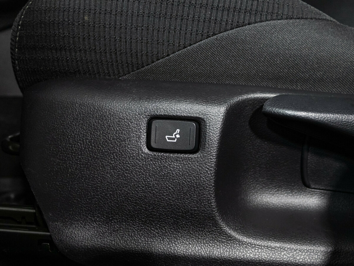 Toyota C-HR 2018 года с пробегом. Фото: #16