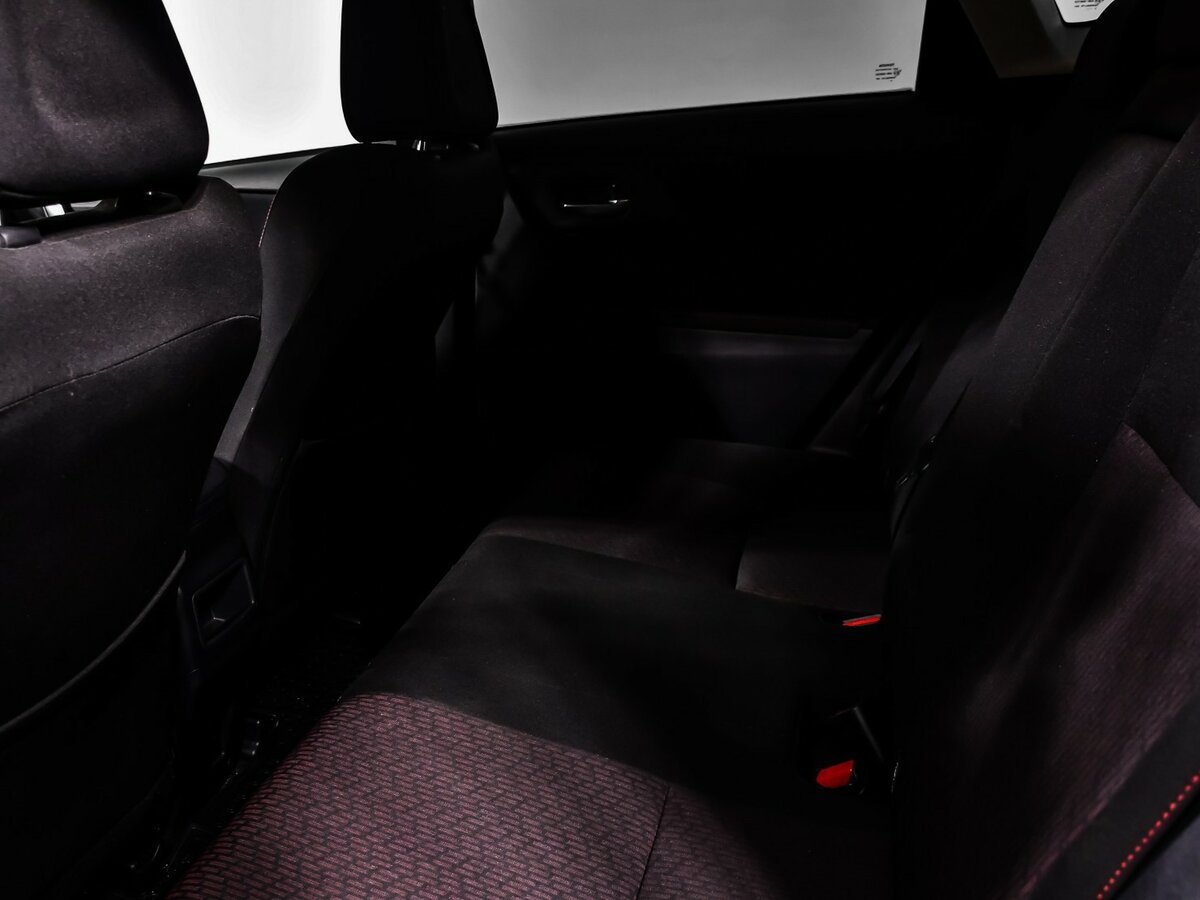 Б/У Тойота Аурис 2014 года. Фото: #12