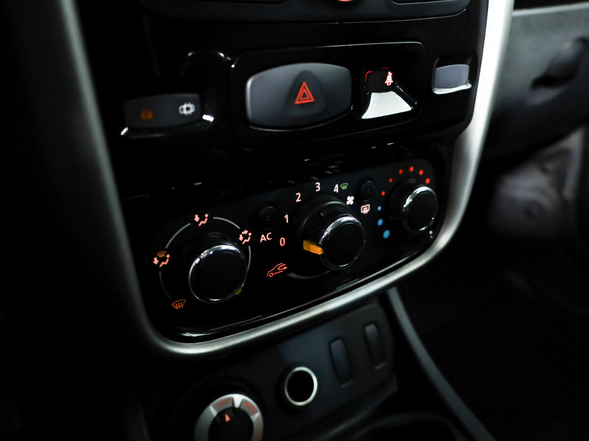 Б/У Рено Дастер 2014 года. Фото: #19