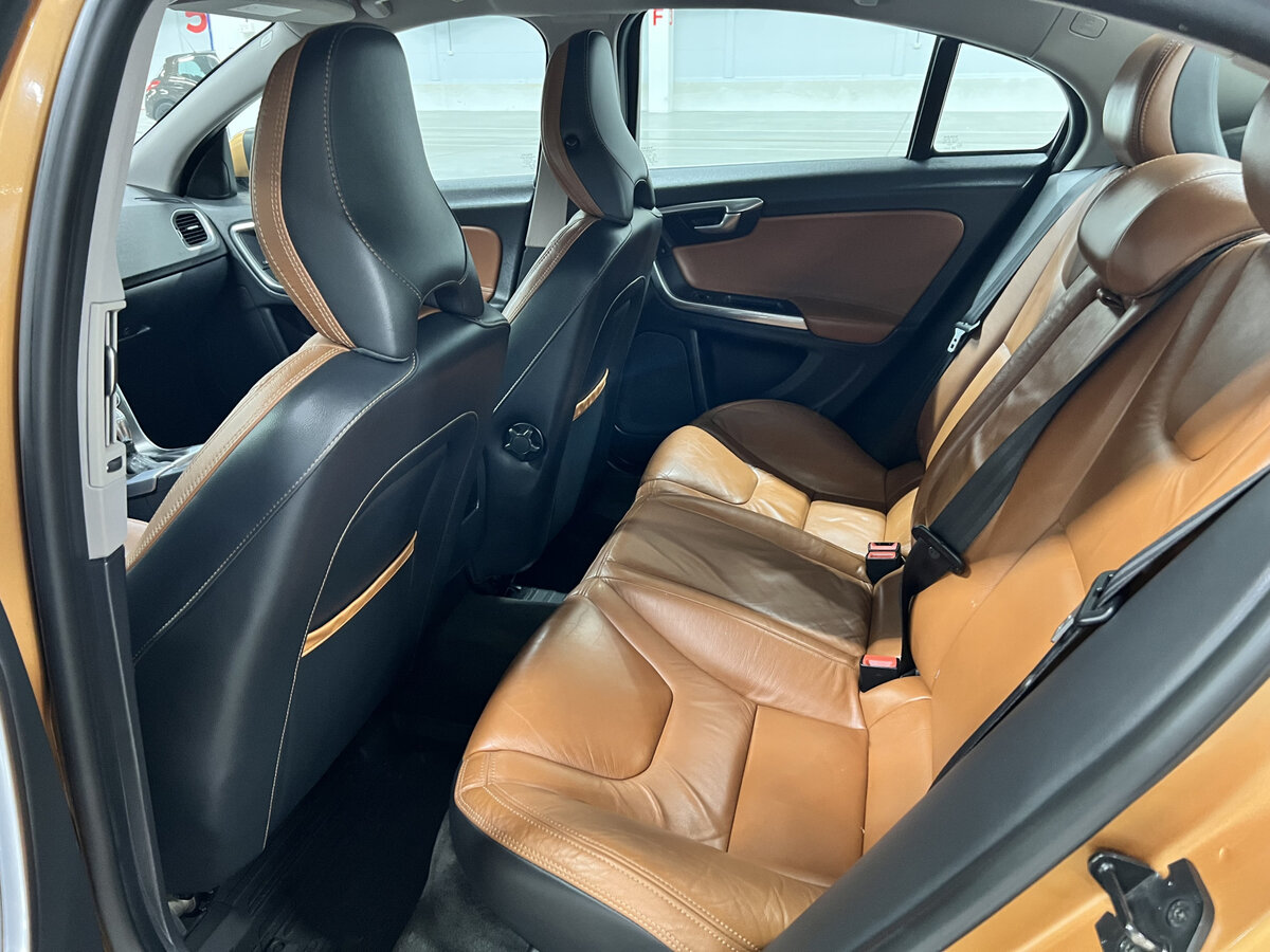 Б/У Вольво С60 2012 года. Фото: #11