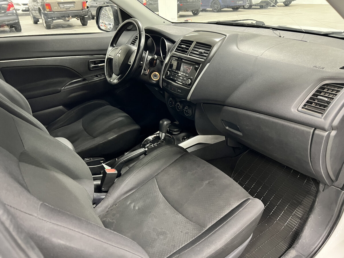 Б/У Митсубиши АС-Икс 2012 года. Фото: #10