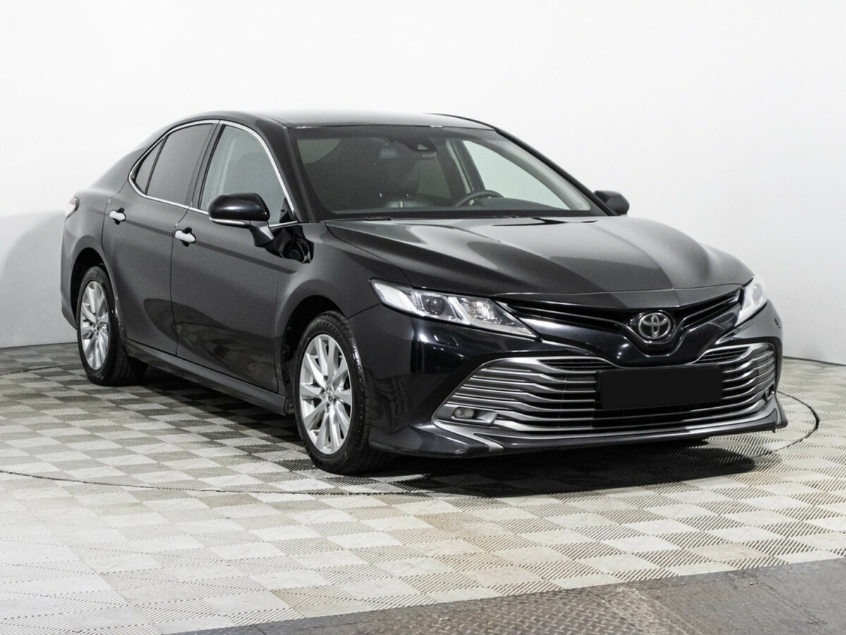 Toyota Camry 2019 года с пробегом. Фото: #2