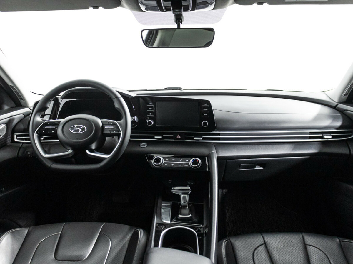 Hyundai Elantra 2023 года с пробегом. Фото: #12