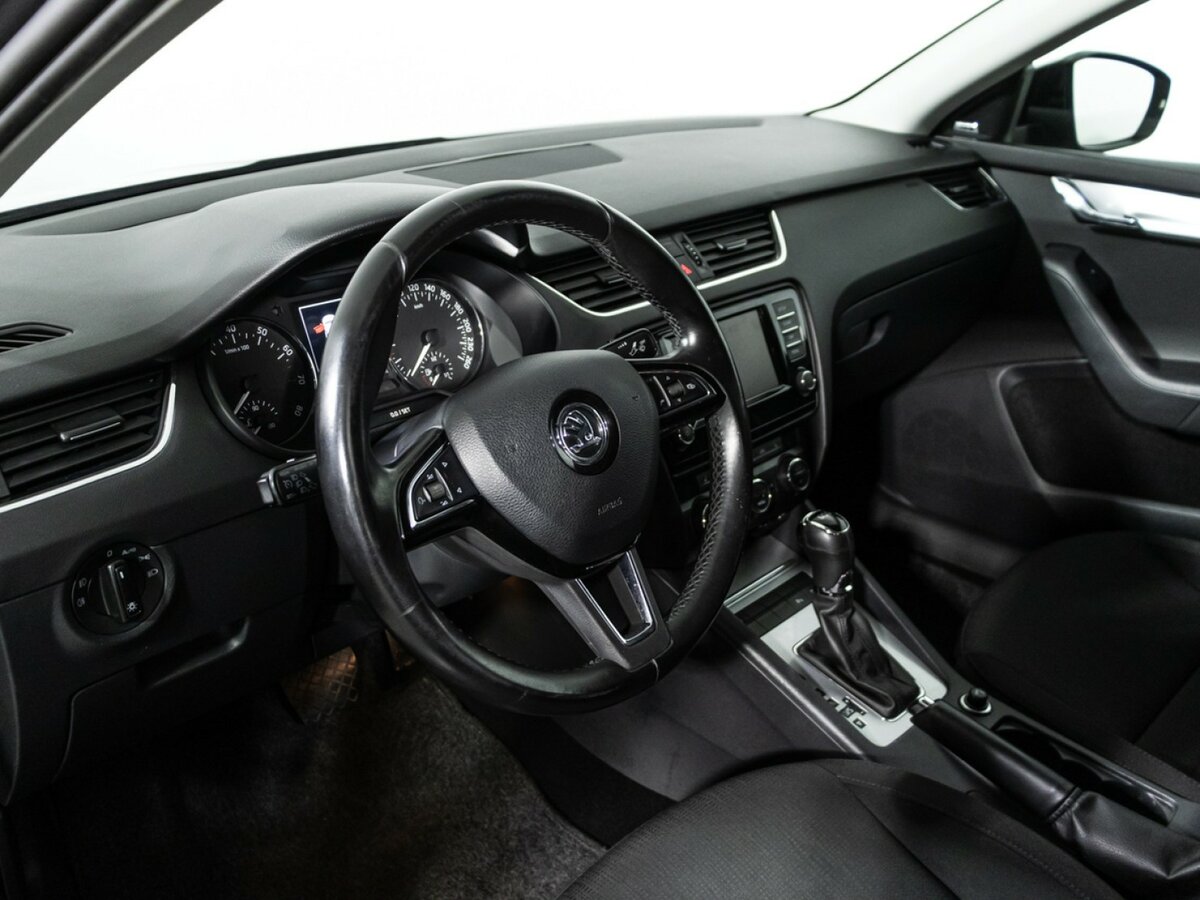 Б/У Шкода Октавия 2015 года. Фото: #8