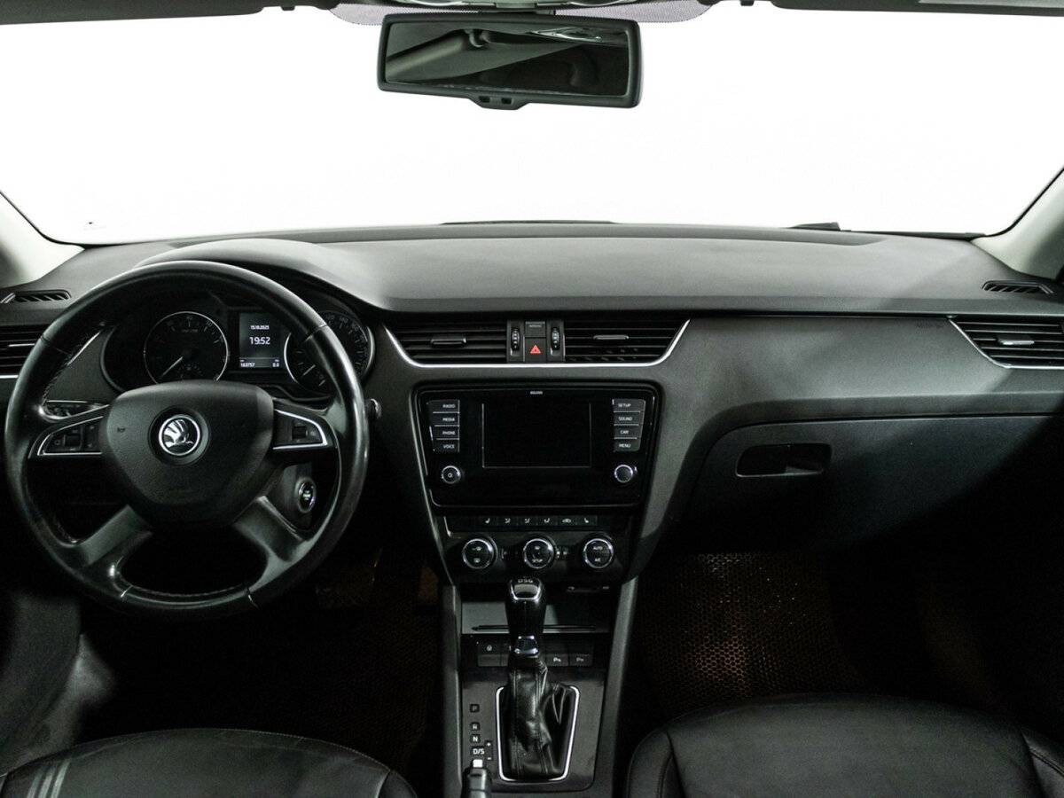 Б/У Шкода Октавия 2013 года. Фото: #11